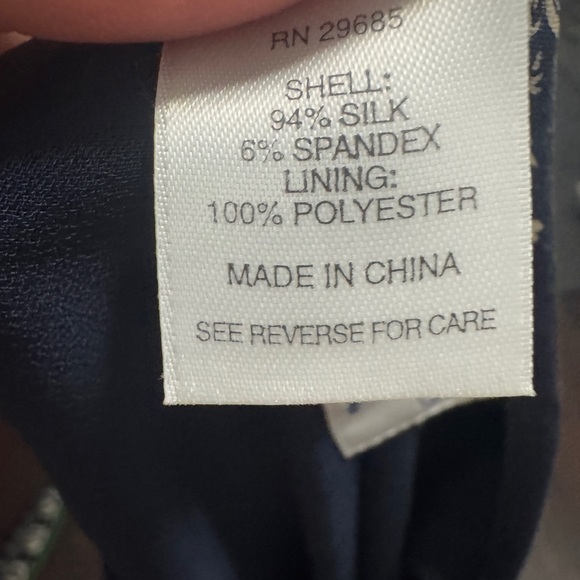 Pendleton silk floral knee length classy and elegant navy and white skirt size 8 - Picture 6 of 8